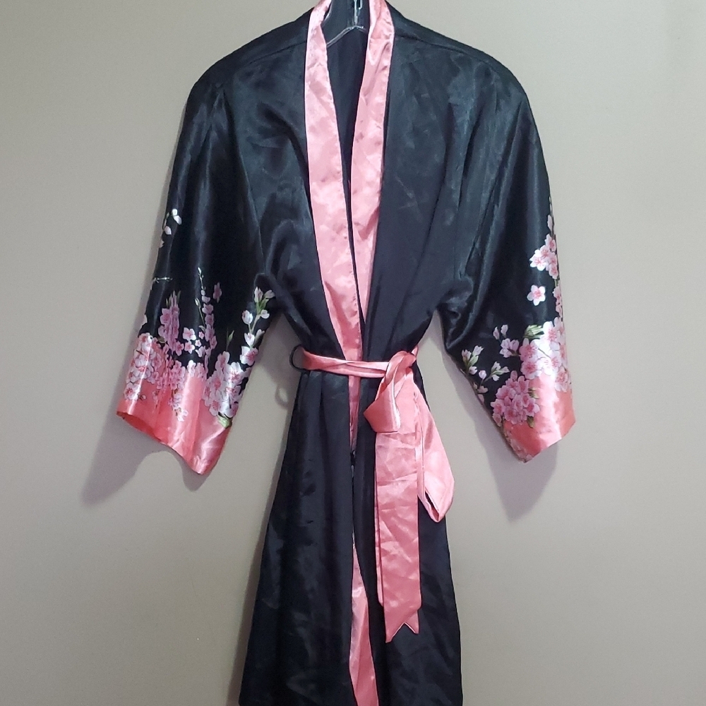 Jones New York Pink Floral Satin Kimono And Chemise Set Size Small